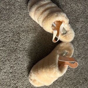 NWOB slippers by UGG